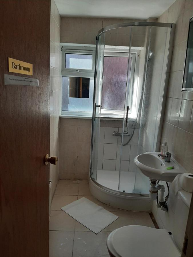 Single Bedrooms With Wifi And Underbed 10 London Exterior photo