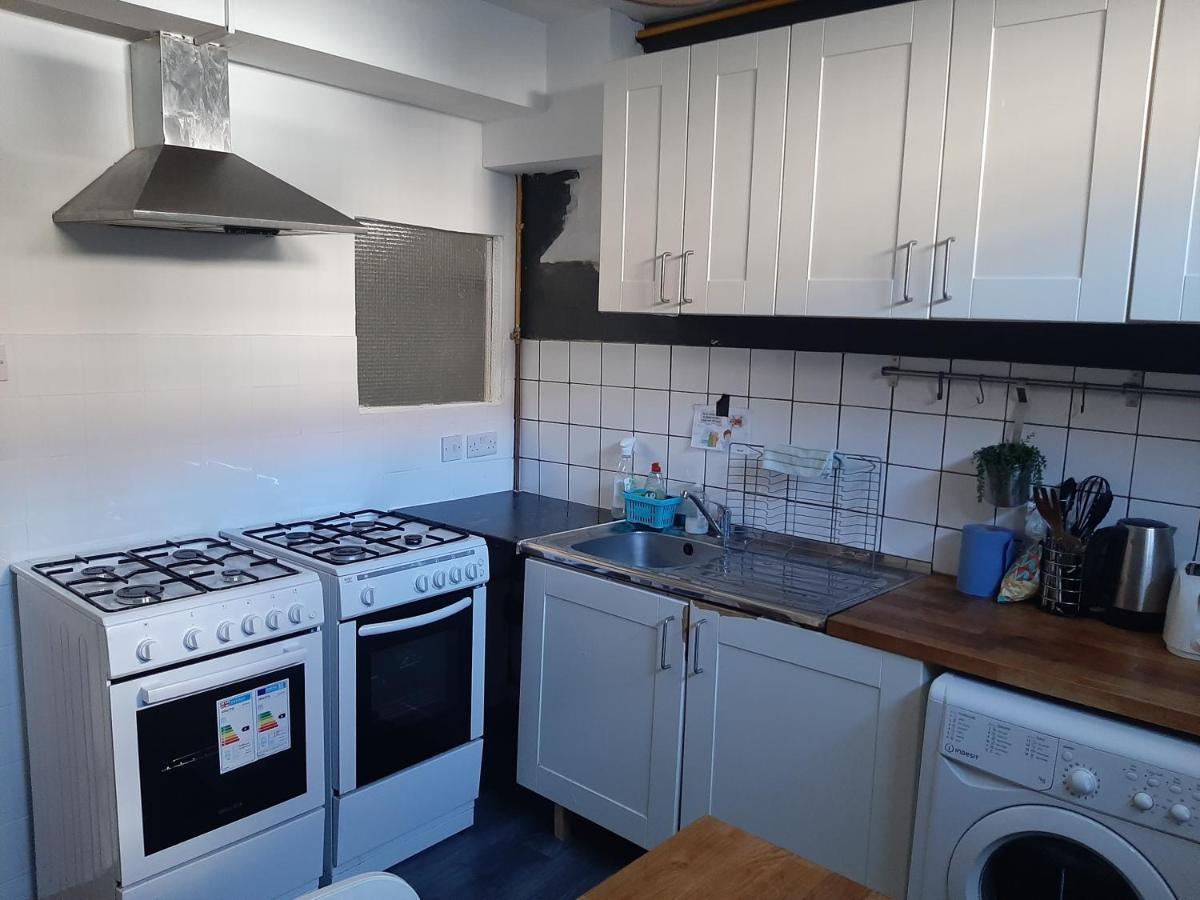 Single Bedrooms With Wifi And Underbed 10 London Exterior photo